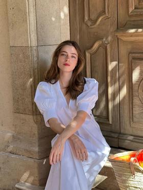 巴黎女人从不美白，却一生透亮