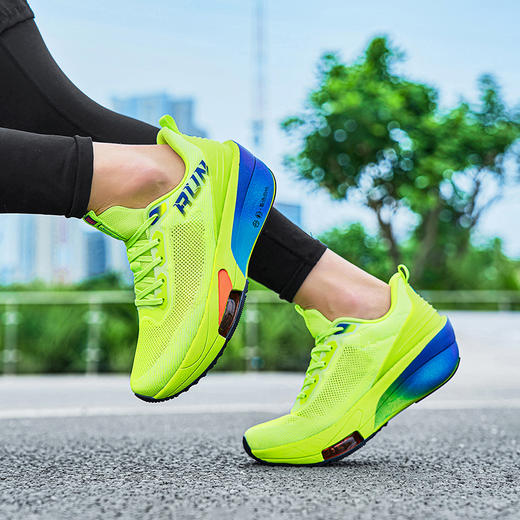 热卖中！！脚宽脚胖建议拍大一码！【奥特莱斯线下专柜有售】简届飞度气垫减震竞速运动跑鞋（男女同款） 商品图8