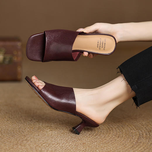 【预售5天】复古软羊皮一字带拖鞋女外穿夏季新款真皮方头露趾凉鞋DS&1818 商品图4