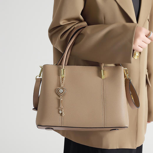 【预售3天】2025新款大容量高级质感手提斜挎包简约托特包ZH201 商品图1