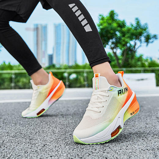 热卖中！！脚宽脚胖建议拍大一码！【奥特莱斯线下专柜有售】简届飞度气垫减震竞速运动跑鞋（男女同款） 商品图11