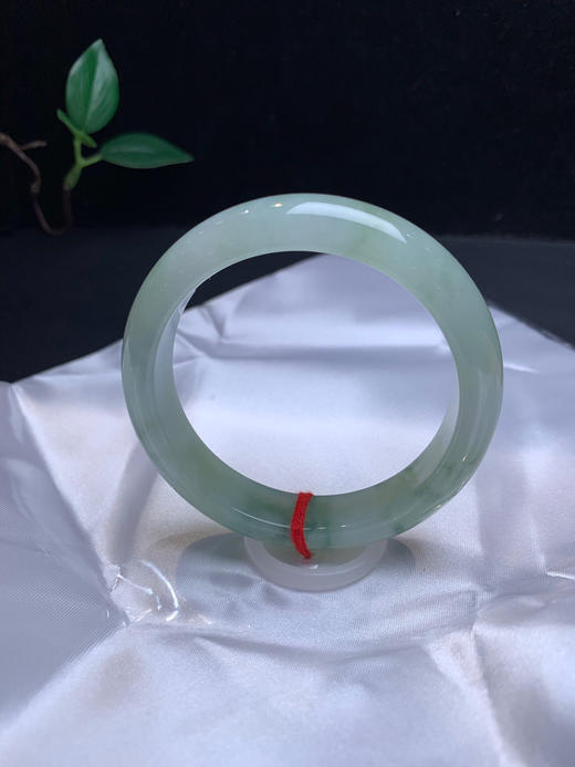 620072，54.6飘花手镯，很油润，飘清新蓝花，干净清爽 商品图3