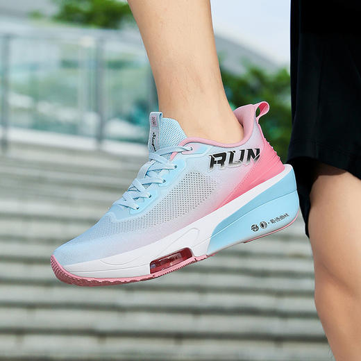 热卖中！！脚宽脚胖建议拍大一码！【奥特莱斯线下专柜有售】简届飞度气垫减震竞速运动跑鞋（男女同款） 商品图12