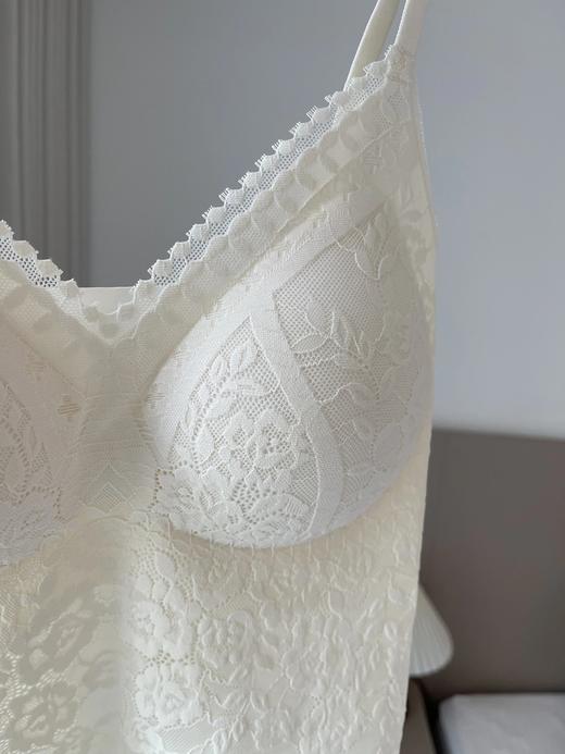 真的被惊艳到了！美哭😭【法式氛围感重工蕾丝吊带&背心】自带Bra 颜值在线！质感在线！ 不管是单穿！还是内搭穿！ 显得人立马有气质了！秒变财阀千金！ 商品图4
