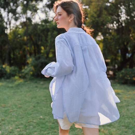 OLrain欧芮儿蕾丝领撞色蓝色宽松衬衫女夏季2025新款慵懒长袖上衣 商品图3