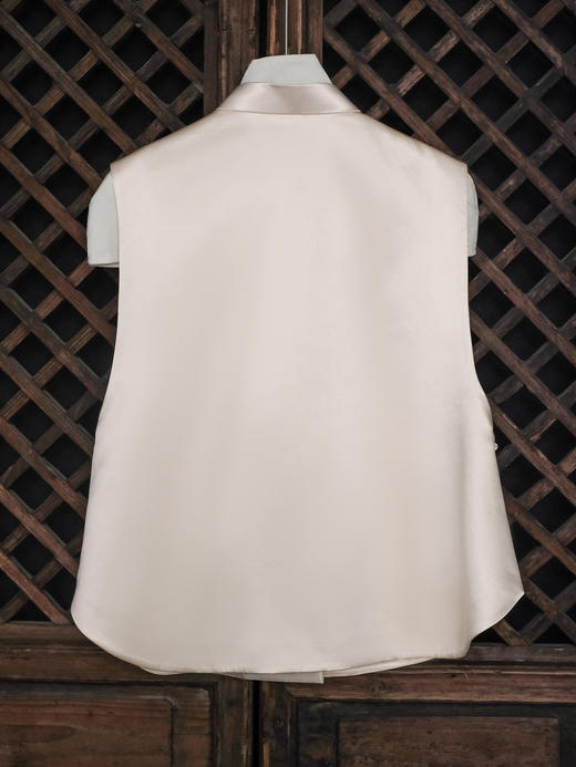 盛唐牡丹大师系列| 蝶恋花丝毛马甲-米白 商品图3