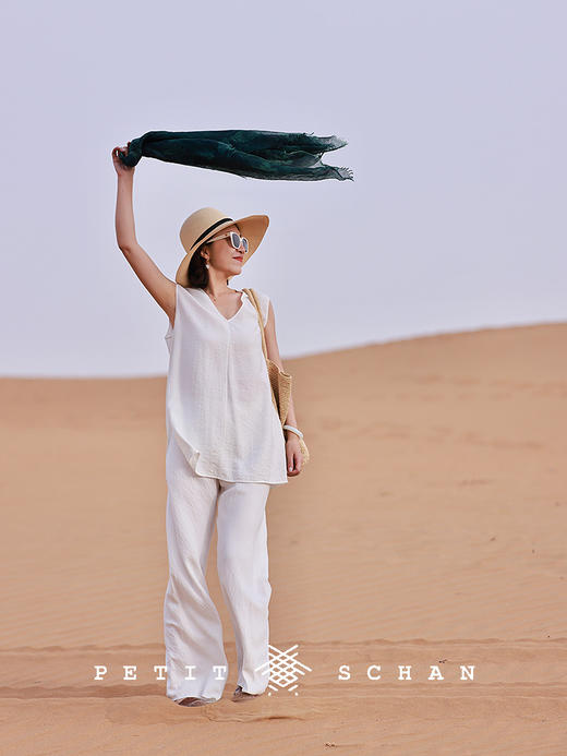 PETIT SCHAN小闪 CLO#826 the goddess of the Luo River 洛神 意大利粘纤混纺V领背心/斜裁直筒微喇长裤 商品图4