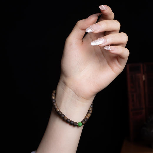XY0366沉香+翡翠素雅款鼓珠手串 商品图3
