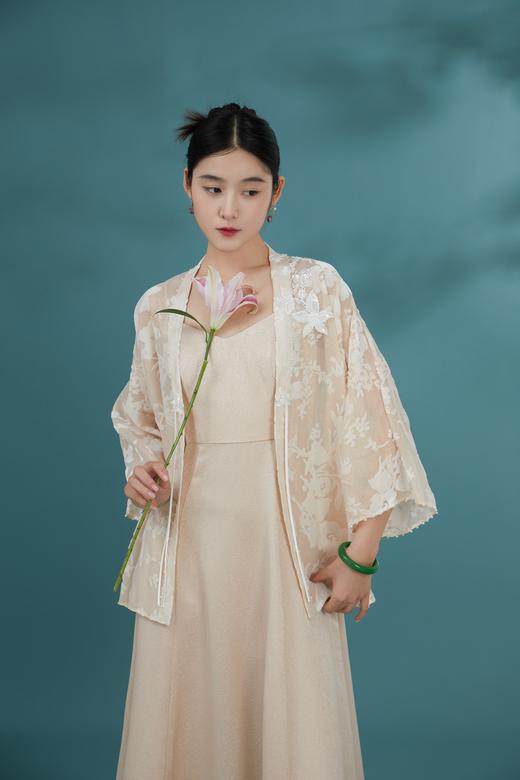 荷言GL 知许 金丝锦绒烧花香槟色对襟外披蝴蝶流苏飘带防晒外套 商品图1