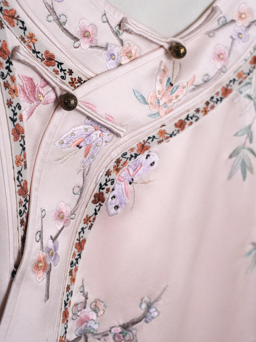 盛唐牡丹大师系列| 重工蹁跹蝶翼斜襟马甲-藕色 商品图1