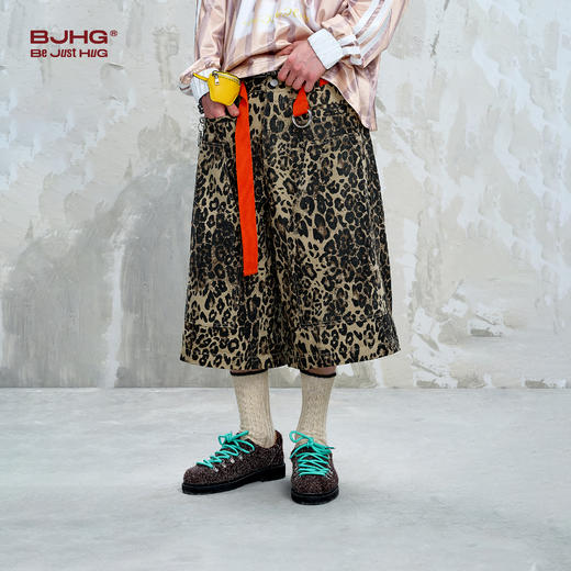BJHG不计后果豹纹短裤男夏季2025新款美式复古宽松休闲情侣七分裤 商品图0