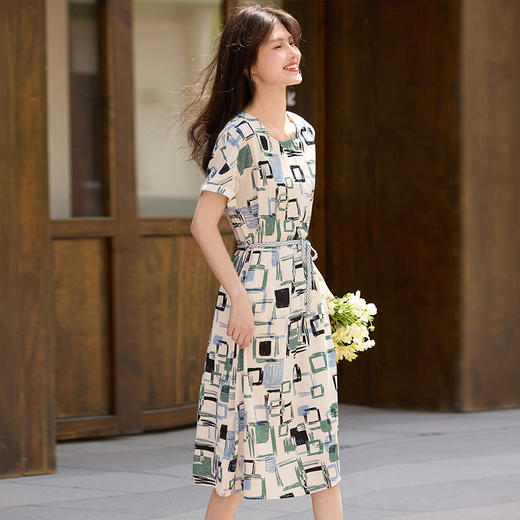 【专属特价】熙世界艺术感涂鸦格子印花连衣裙女夏新款气质度假风系带显瘦裙子 商品图3