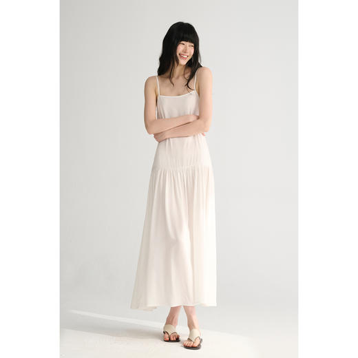 MAISON CECILE三色/极简优雅细肩带光泽感醋酸压褶吊带连衣裙 商品图0