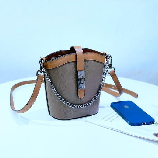 【预售3天】潮流撞色小包包2025新款链条百搭时尚斜挎单肩水桶包Z21P8819 商品图5