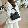 【预售3天】大容量水桶包女2025新款女包时尚休闲通勤单肩包Z11-801 商品缩略图4
