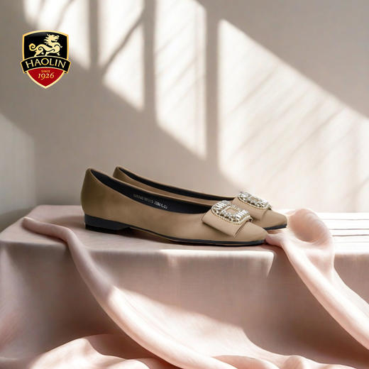 豪麟名鞋奥莱迪嘉女鞋皮鞋真丝布DJHJA51WP015杏色  原价1660元 商品图1