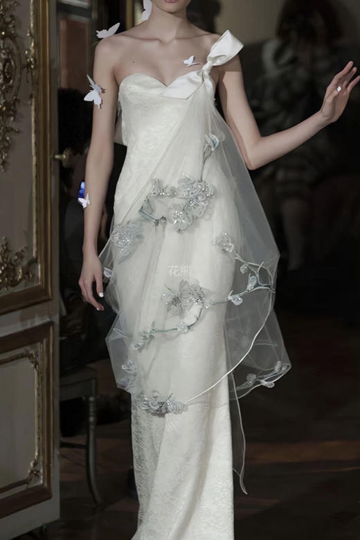 【古典美重工奢贵新中式蝴蝶连衣裙】Me*ssential同款面料!自带沉静雅致之感 繁花一样的蝴蝶印记△优雅与浪漫同在!侧腰捏褶超显瘦! 商品图3