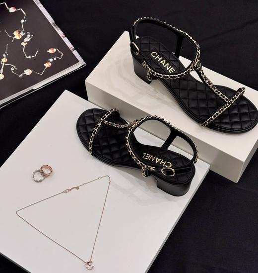 香奶奶新款链条小羊皮方跟凉鞋 商品图3