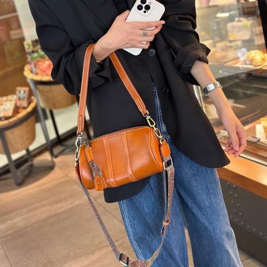 【预售3天】小包包新款复古枕头包斜挎宽带单肩包Z3162 商品图1