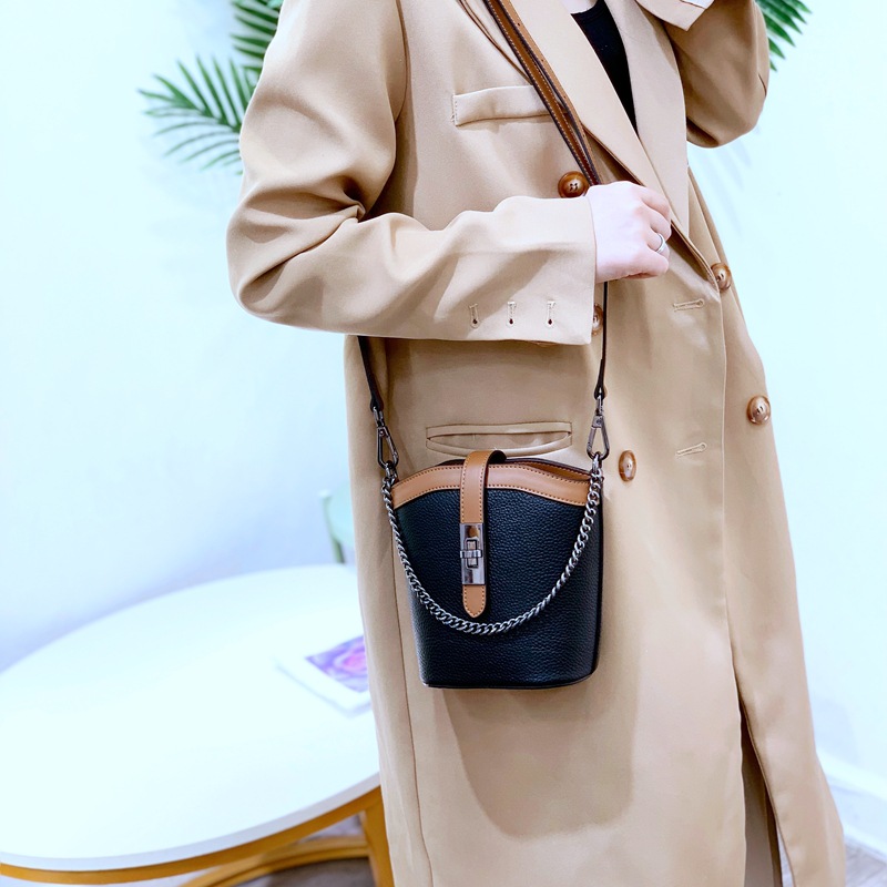 【预售3天】潮流撞色小包包2025新款链条百搭时尚斜挎单肩水桶包Z21P8819