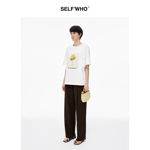 SELFWHO棉涤混纺白色短袖t恤女2025夏新款人字形包边绣花宽松上衣 商品图2