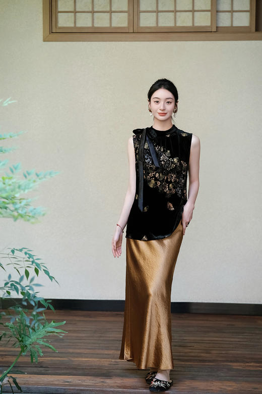 廷前观棠 | 褶皱醋酸缎半身裙(松紧腰) 商品图0