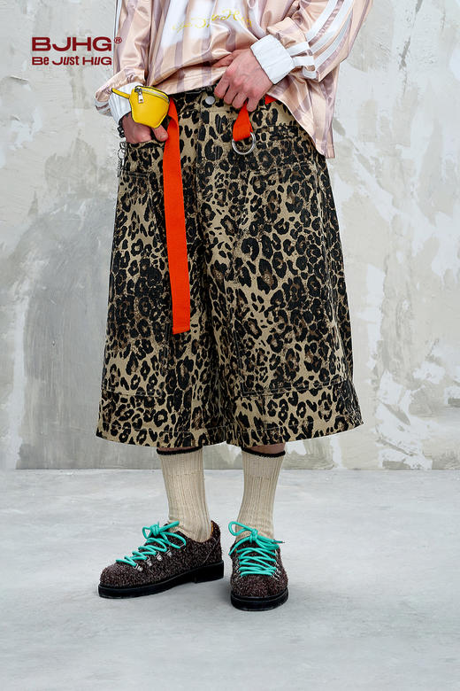 BJHG不计后果豹纹短裤男夏季2025新款美式复古宽松休闲情侣七分裤 商品图4