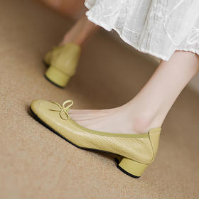 【预售5天】新款巨柔软羊皮单鞋女方头浅口蝴蝶结芭蕾舞鞋通勤休闲粗跟豆豆鞋DPJ&2678B