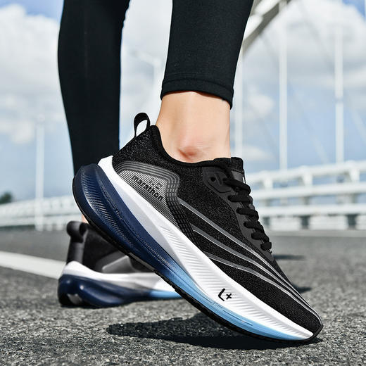 【德国品牌 性价比爆棚】德国ONKE科技碳板跑鞋6代马赫 商品图0