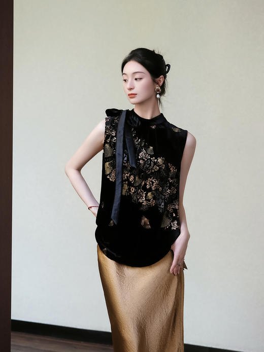 盛唐牡丹| 丝绒烫金硕果金扇纹背心 商品图2