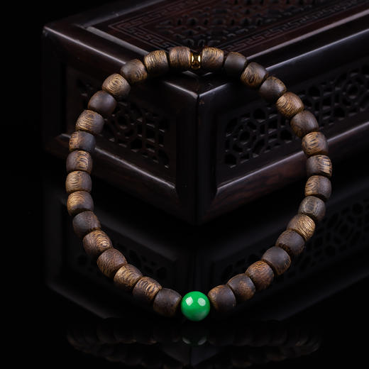 XY0366沉香+翡翠素雅款鼓珠手串 商品图0