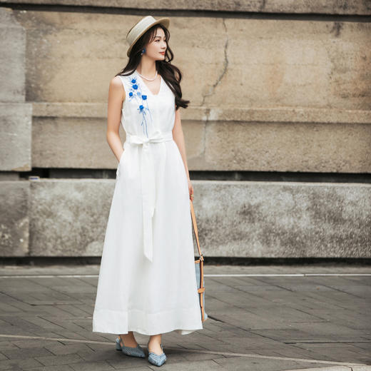 【林栖设计小店】【手工钩花】亚麻混纺连衣裙优雅绣花2025夏季新品长裙女F1952496 商品图0