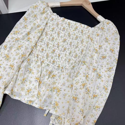【节日特卖】3221 白色黄碎花长袖抽绳系带领上衣-喜出 商品图3