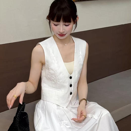 【预售7天】良木礼苎麻刺绣马甲（12066） 商品图0