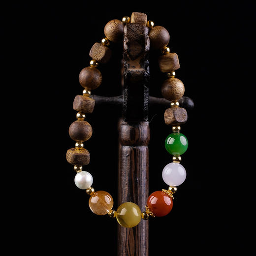 XY0365沉香+翡翠南红多宝手串 商品图3