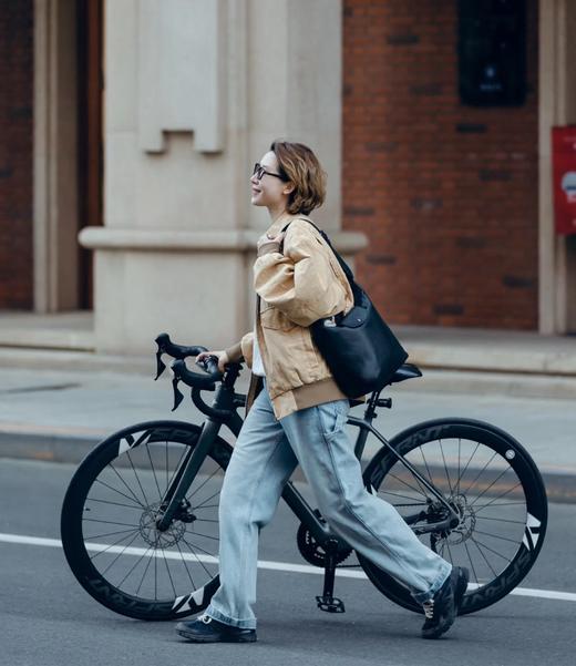 LC珑香 进口牛皮Le Pliage Xtra系列竖版hobo 单肩包手提包 特惠 Z-15403 商品图4