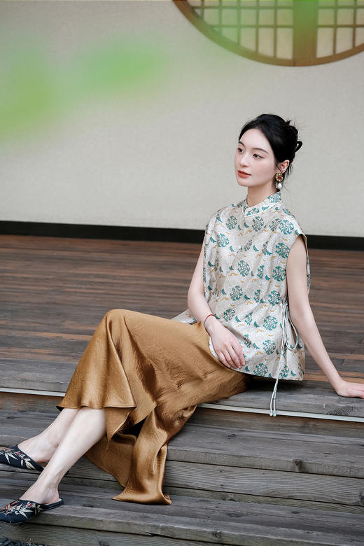 廷前观棠 | 褶皱醋酸缎半身裙(松紧腰) 商品图2