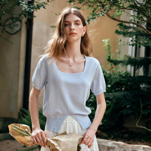 OLrain欧芮儿蓝色方领套头短袖针织衫女夏2025新款不规则下摆上衣 商品图3