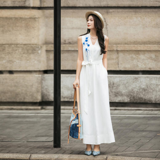 【林栖设计小店】【手工钩花】亚麻混纺连衣裙优雅绣花2025夏季新品长裙女F1952496 商品图2