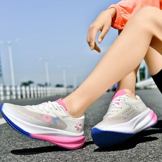 优选丨🚀【跑鞋中的法拉利❗️❗️】【2-7天内发货】德国品牌ONKE ！踩屎感爆棚，体测健身两不误！五分钟就能产生“无鞋感”！！！终于被老板找来了HOK*平替跑鞋，运动达人必备~超高颜值~ 商品图4