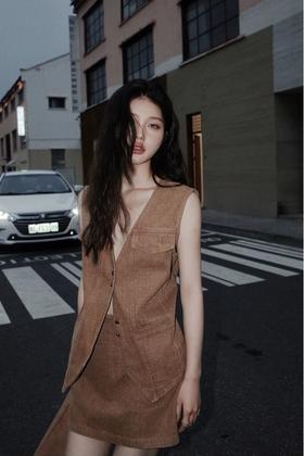ANSUABEL 咖色复古马甲半裙套装 20232