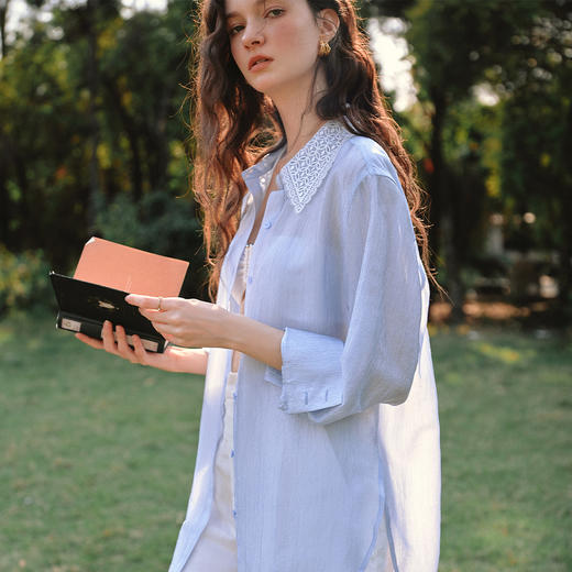 OLrain欧芮儿蕾丝领撞色蓝色宽松衬衫女夏季2025新款慵懒长袖上衣 商品图0