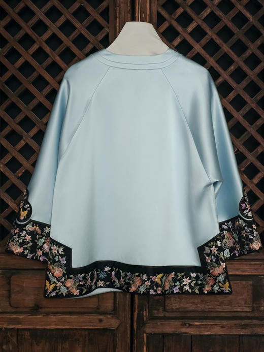 盛唐牡丹大师系列| 重工手绣石榴花丝毛外套-瓶蓝 商品图4