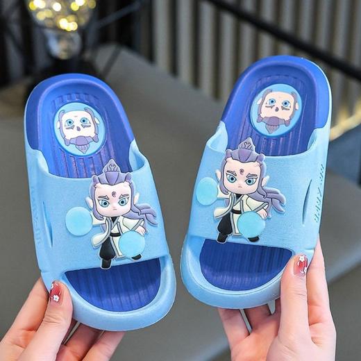 「软糯萌趣！舒适内里」2025新款哪吒拖鞋 男童6到12岁夏季外穿居家防滑宝宝儿童拖鞋女童装 商品图2