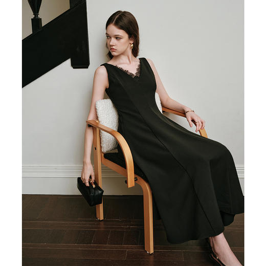 OLrain欧芮儿黑色赫本风蕾丝花边V领2025夏季新款收腰显瘦连衣裙 商品图3