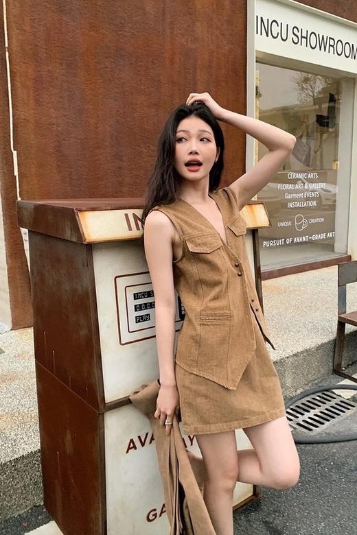 ANSUABEL 咖色复古马甲半裙套装 20232 商品图3