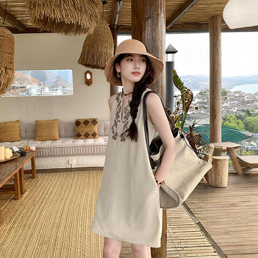 西遇民族风无袖连衣裙女夏季新款杏色云南旅游度假风裙子SS150330 商品图3