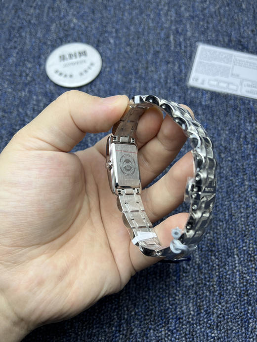 原单品质 林志玲同款！浪琴表黛绰维纳系列 表盘尺寸：20.80 X 32.00mm 女士石英腕表 商品图5