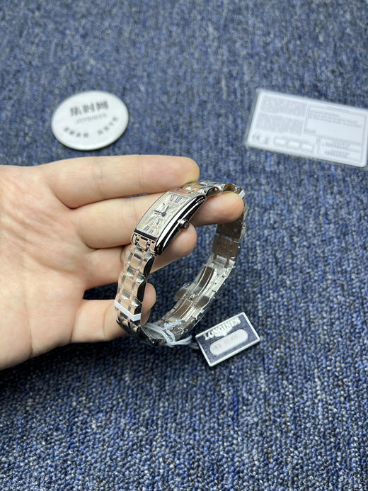 原单品质 林志玲同款！浪琴表黛绰维纳系列 表盘尺寸：20.80 X 32.00mm 女士石英腕表 商品图3