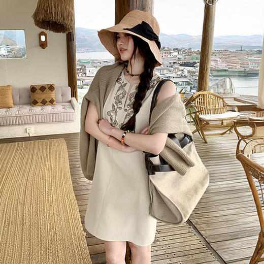 西遇民族风无袖连衣裙女夏季新款杏色云南旅游度假风裙子SS150330 商品图4